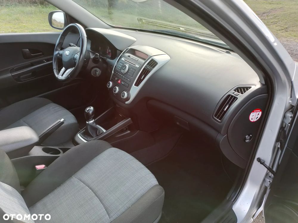 Kia Ceed 1.4 CVVT Attract - 25