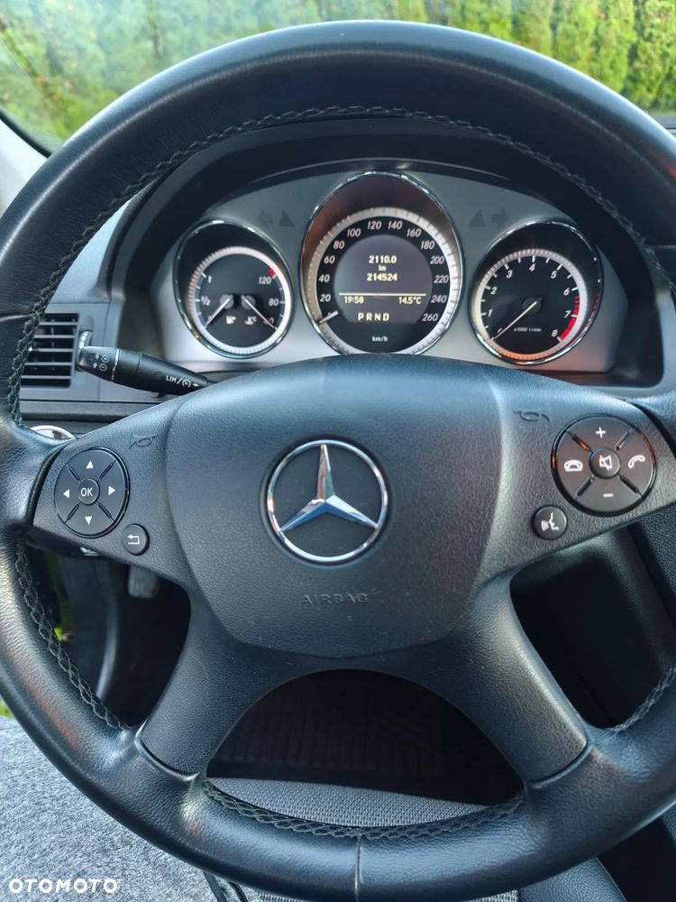 Mercedes-Benz Klasa C 180 CGI Automatik BlueEFFICIENCY Avantgarde - 11