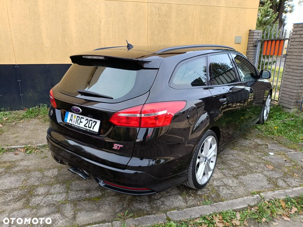 Ford Focus 2.0 EcoBoost ST mit Leder-Sport-Paket - 28