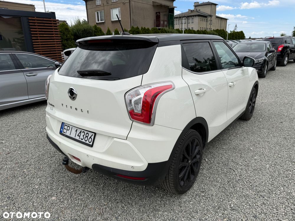 SsangYong/KGM Tivoli e-XGi 160 2WD Black+White - 6