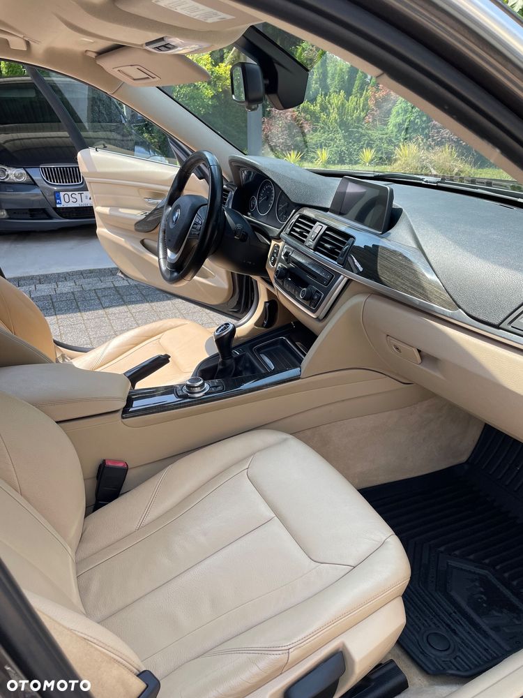 BMW Seria 3 318d Luxury Line - 12