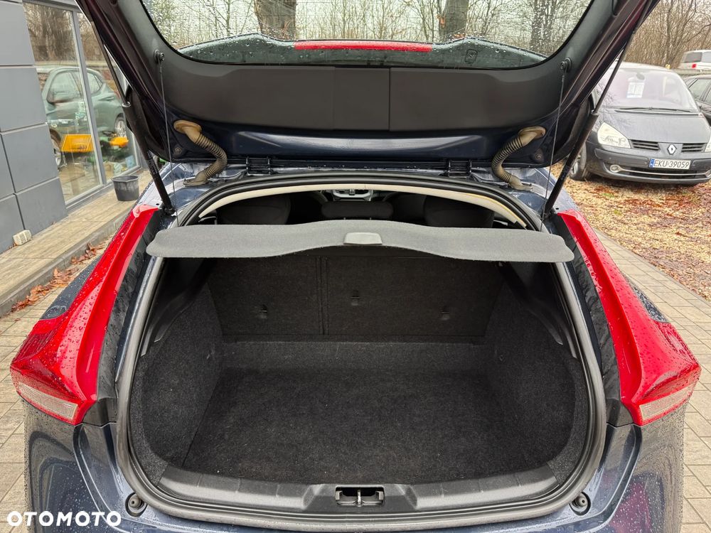 Volvo V40 D2 Kinetic - 24