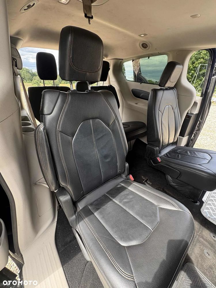 Chrysler Pacifica - 18