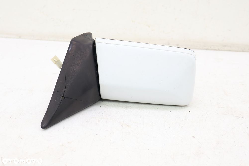 MERCEDES-BENZ W124 LUSTERKO LEWE - 1