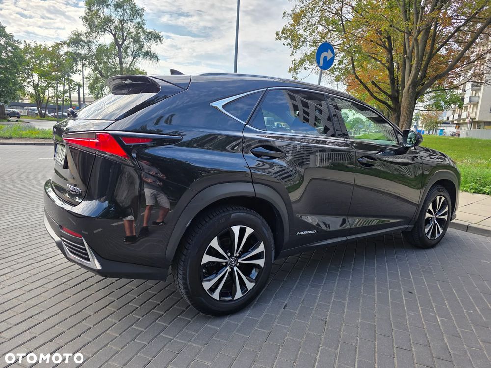 Lexus NX 300h Prestige AWD - 29