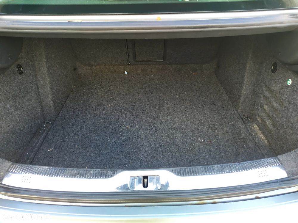 Skoda Superb 2.0 TDI Ambition DSG - 9