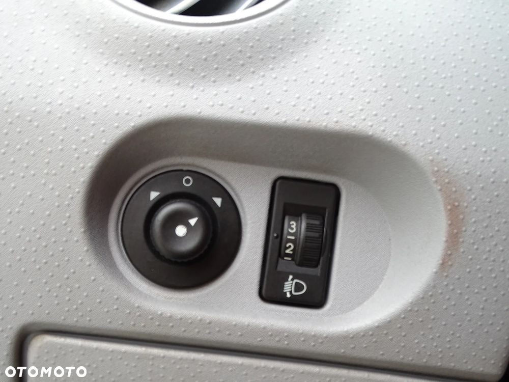 Citroën C3 1.4 HDi Impress - 16