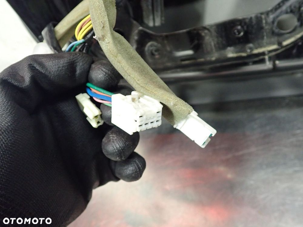 DRZWI PRAWY PRZÓD INFINITI M37X KOL:GAC - 28