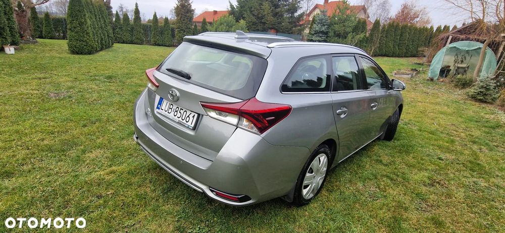 Toyota Auris 1.6 D-4D Premium - 3