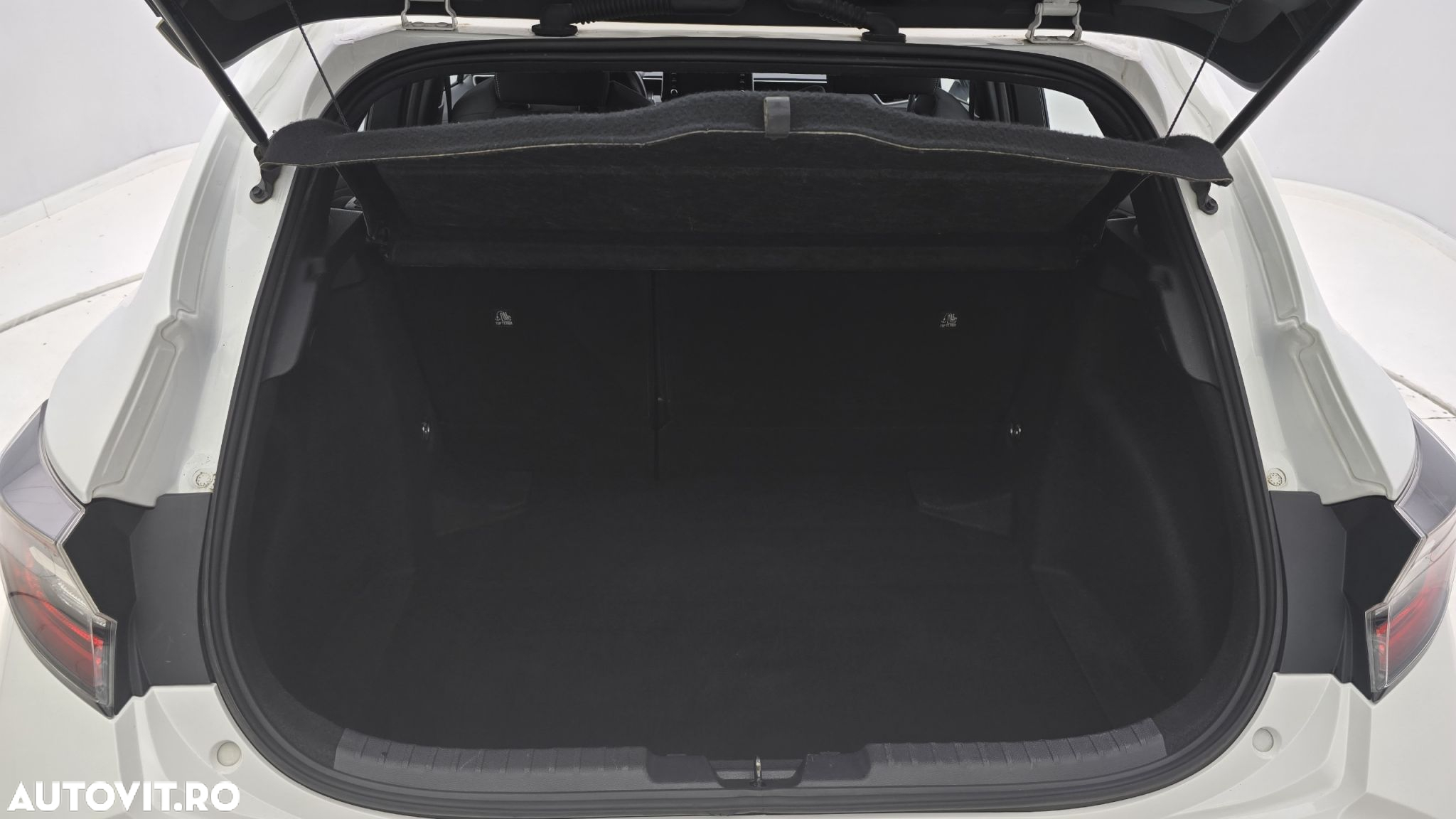 Toyota Corolla 1.8 HSD Dynamic - 25