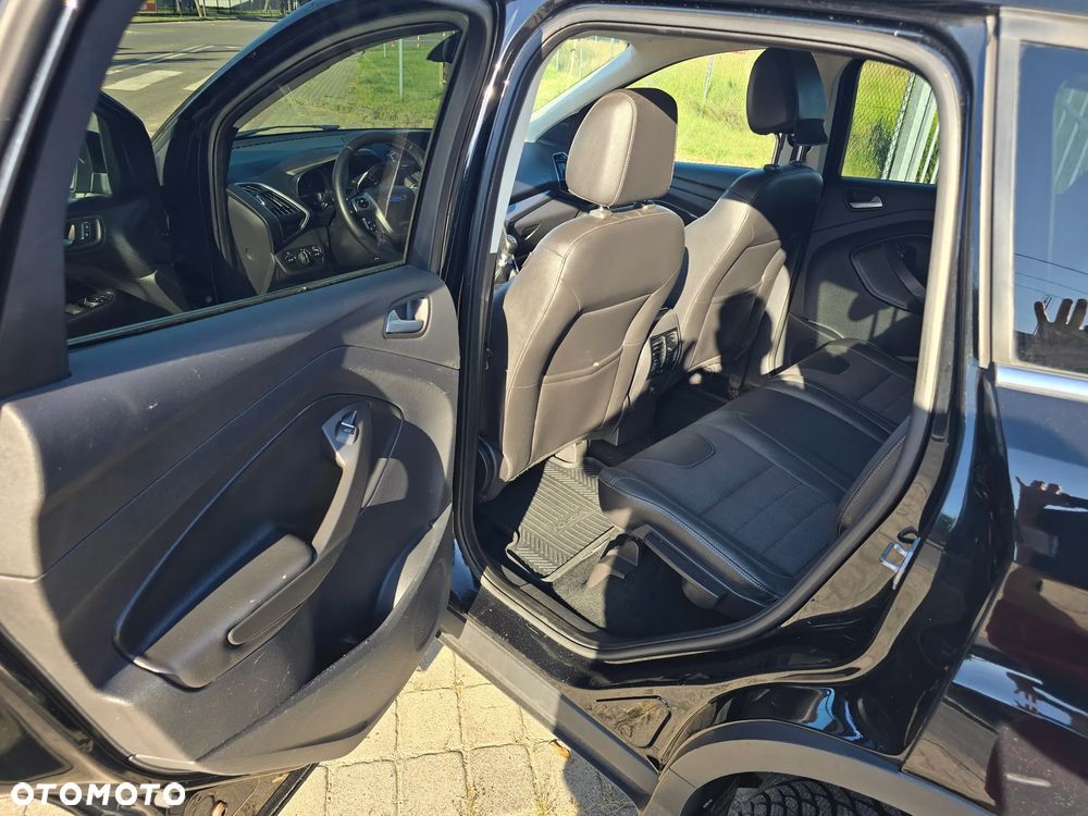 Ford Kuga 2.0 TDCi 2x4 Titanium - 16