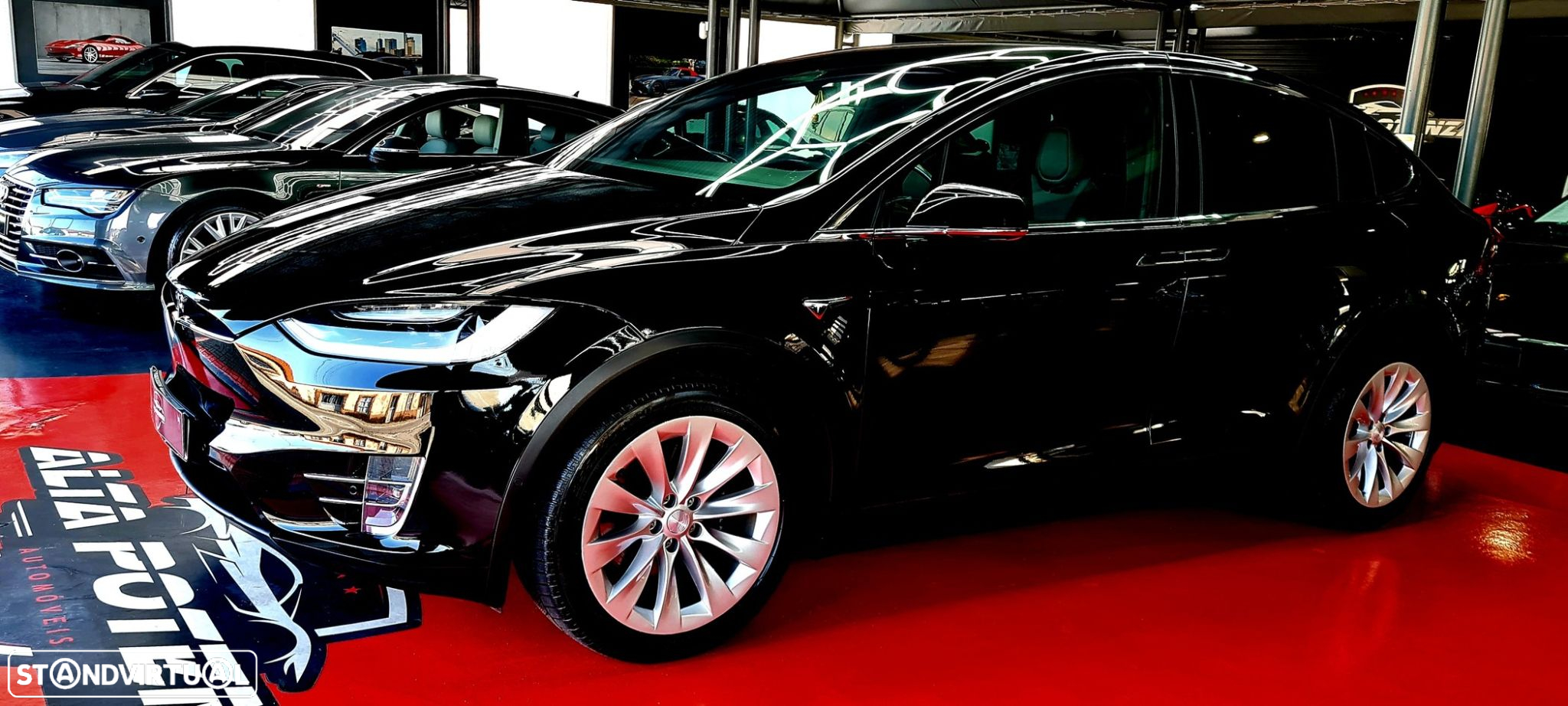 Tesla Model X - 9