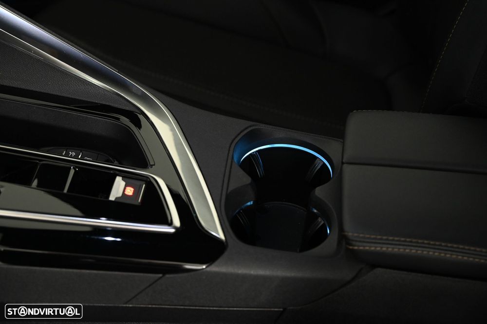 Peugeot 3008 1.6 Hybrid GT Pack e-EAT8 - 22