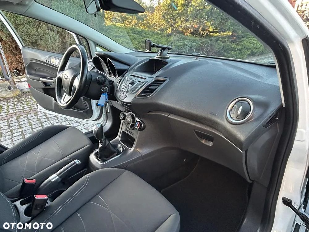 Ford Fiesta - 21