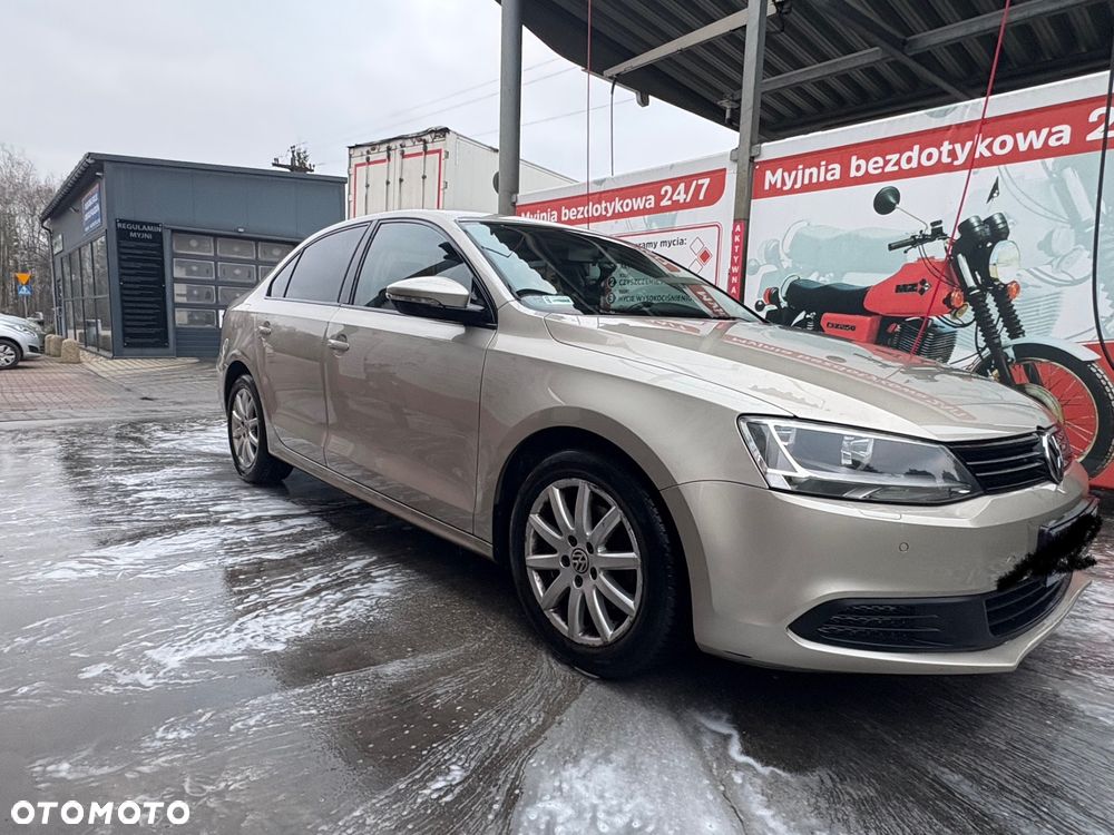 Volkswagen Jetta 1.6 TDI Comfortline - 2