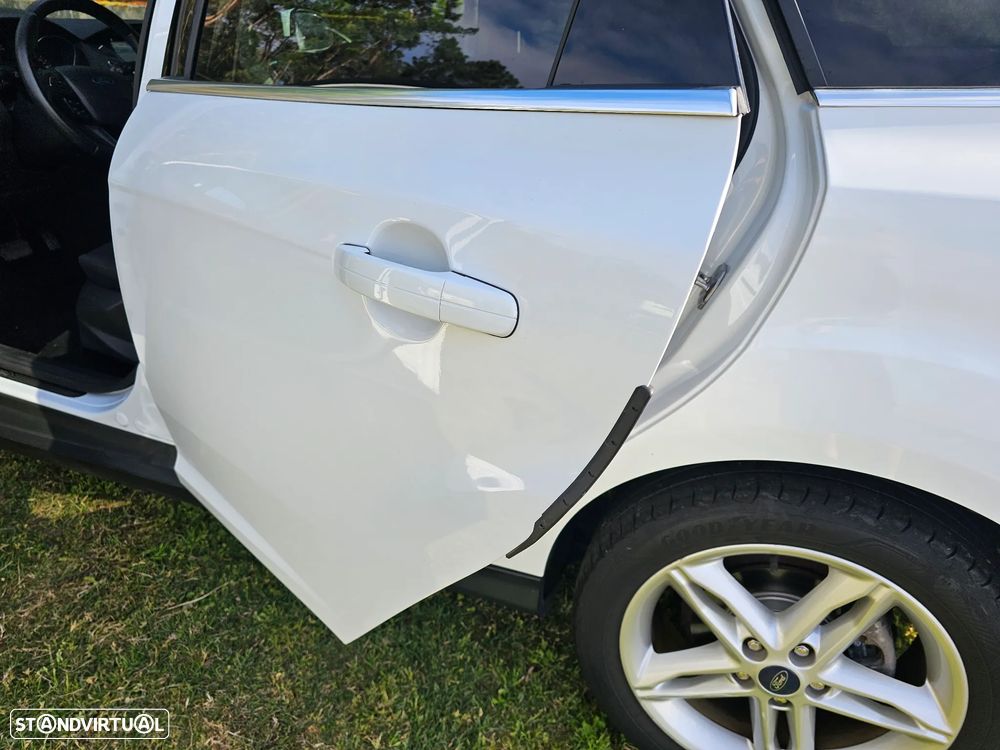 Ford Focus SW 1.0 EcoBoost Titanium Aut. - 25