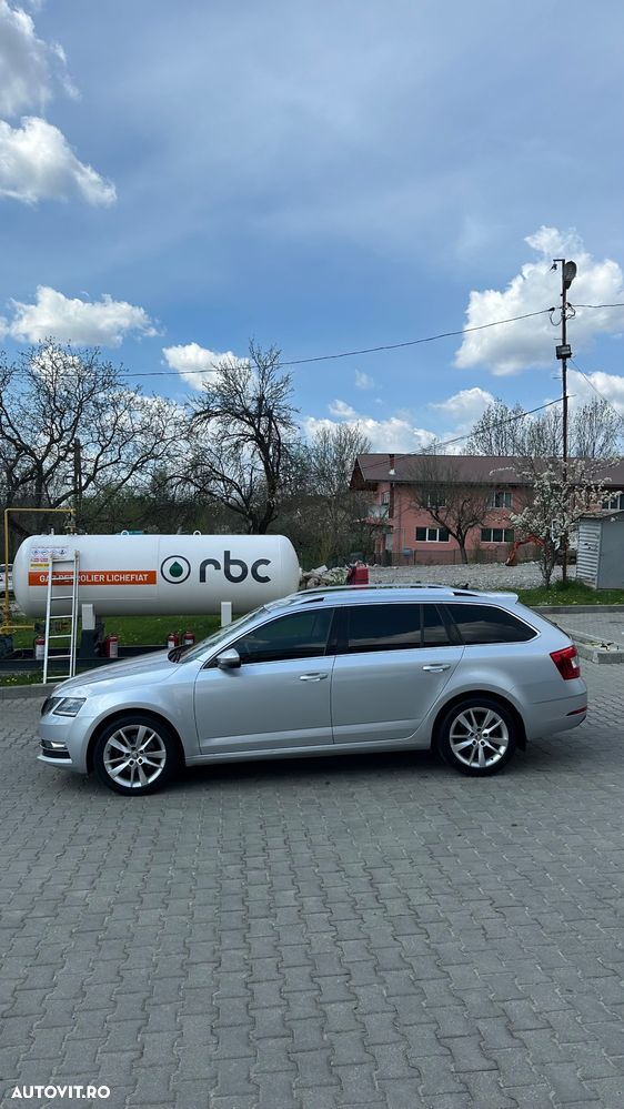 Skoda Octavia 2.0 TDI DSG Style - 3