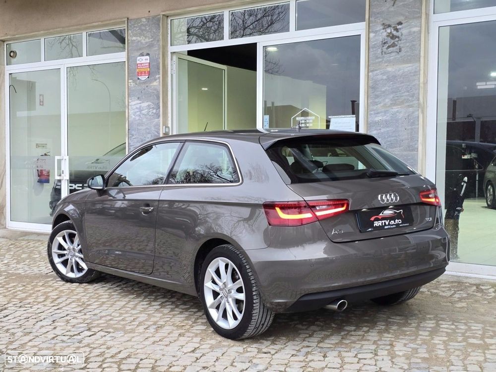Audi A3 1.6 TDI S tronic design - 12