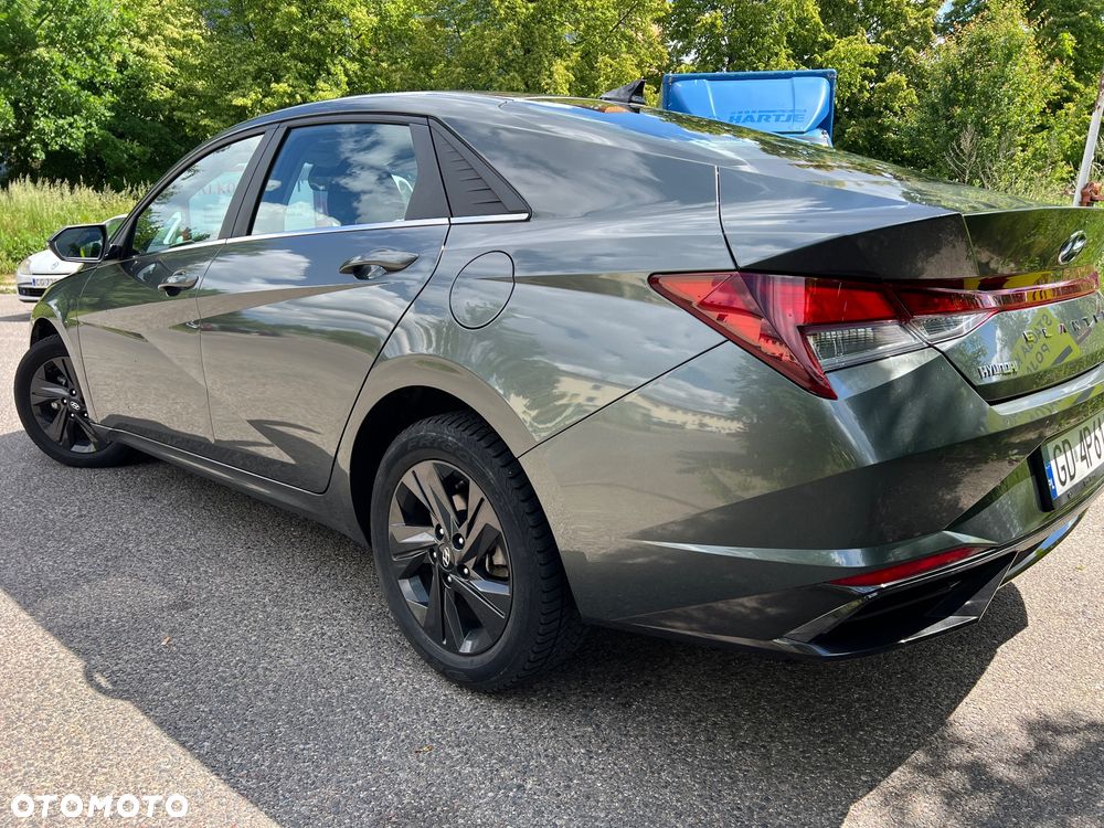 Hyundai Elantra - 10