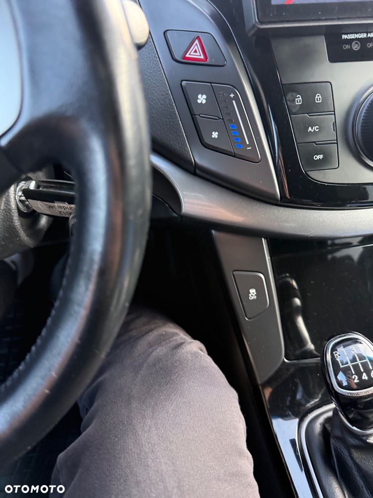 Hyundai i40 Kombi 1.7 CRDi Premium - 27