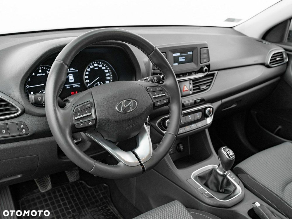 Hyundai i30 1.5 DPI Classic + - 7