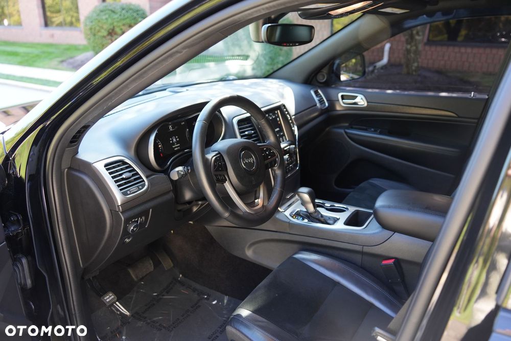 Jeep Grand Cherokee - 16