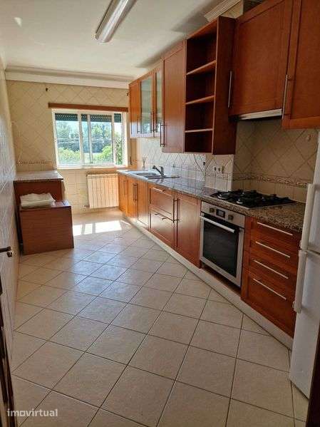 Apartamento T2 Duplex para Arrendamento em Eiras - Grande imagem: 4/12