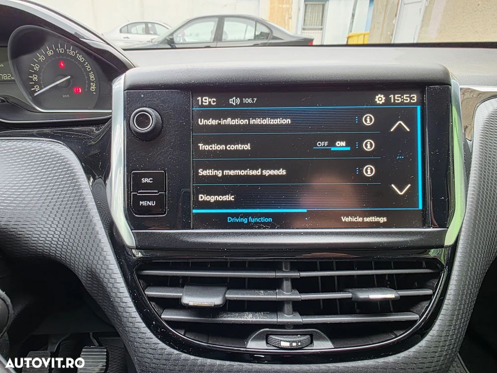 Peugeot 208 1.2 L PureTech Allure - 17