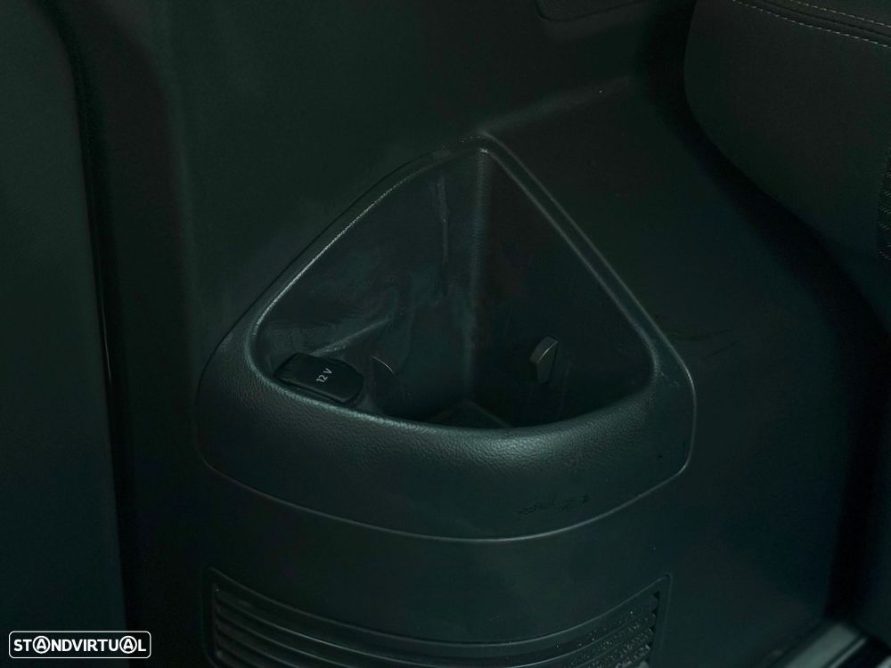 VW Multivan 2.0 TDi 180 Highline BlueMotion - 54