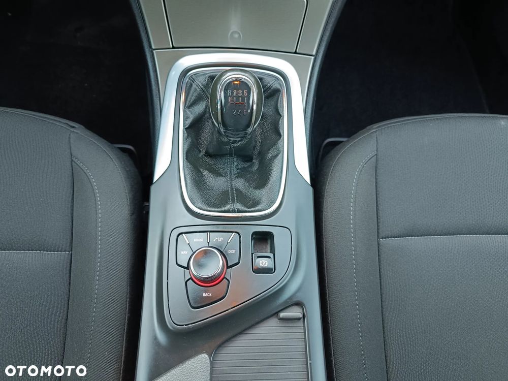 Opel Insignia 1.6 Turbo Design Edition - 22