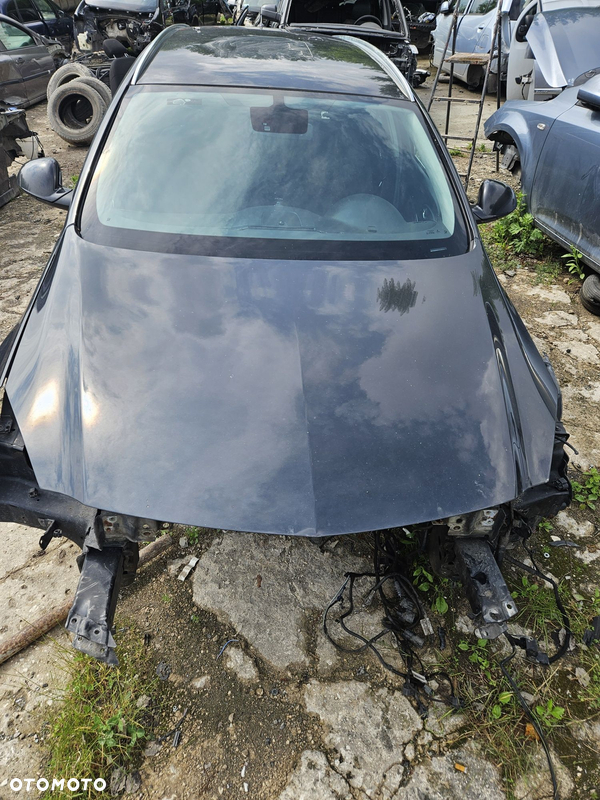 Opel Insignia A maska pokrywa silnika