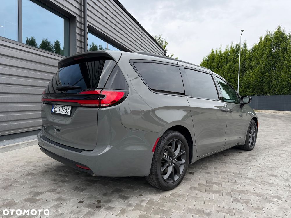Chrysler Pacifica - 6
