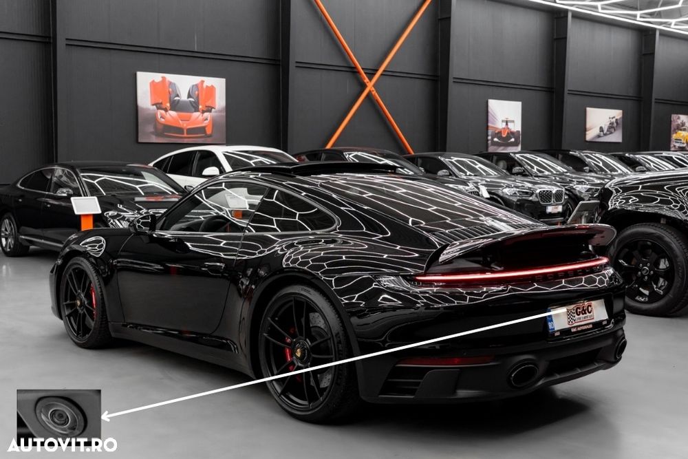Porsche 911 Carrera 4 GTS PDK - 5