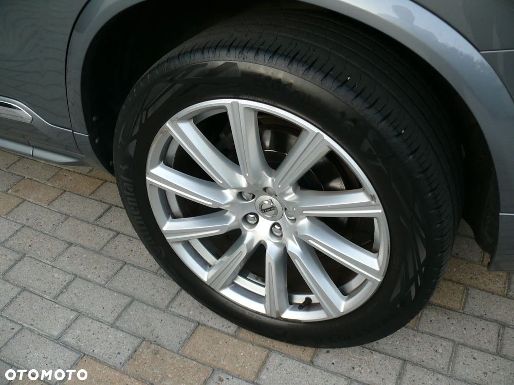 Volvo XC 90 - 9