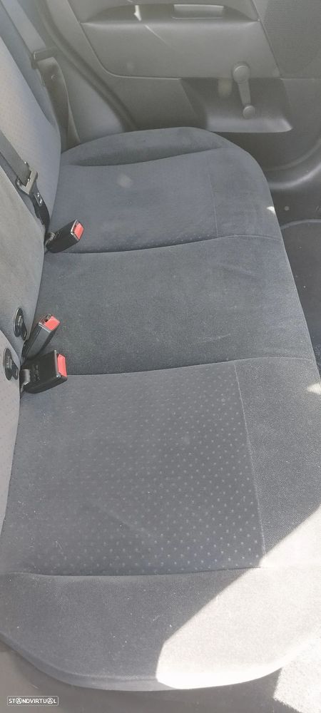 Ford Fiesta 1.25 Ghia - 6
