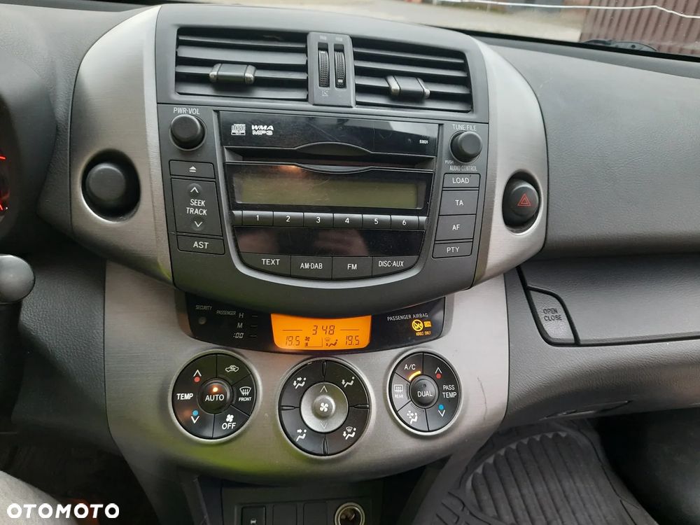 Toyota RAV4 2.2 D-4D 4x2 - 25