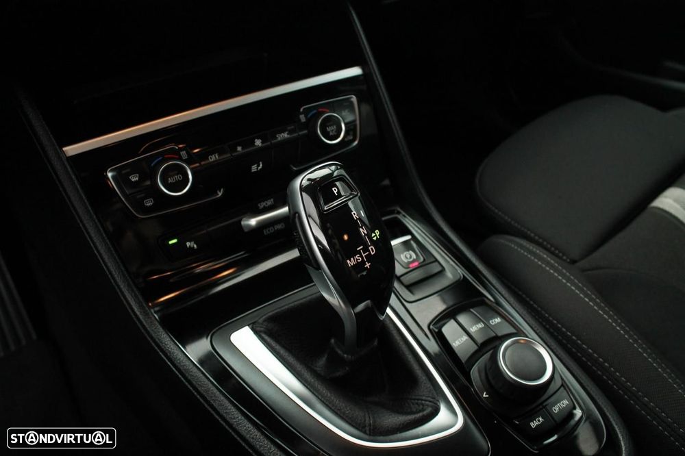 BMW 216 Active Tourer d Auto - 18