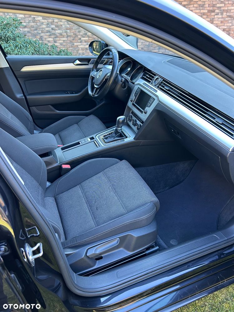 Volkswagen Passat - 14