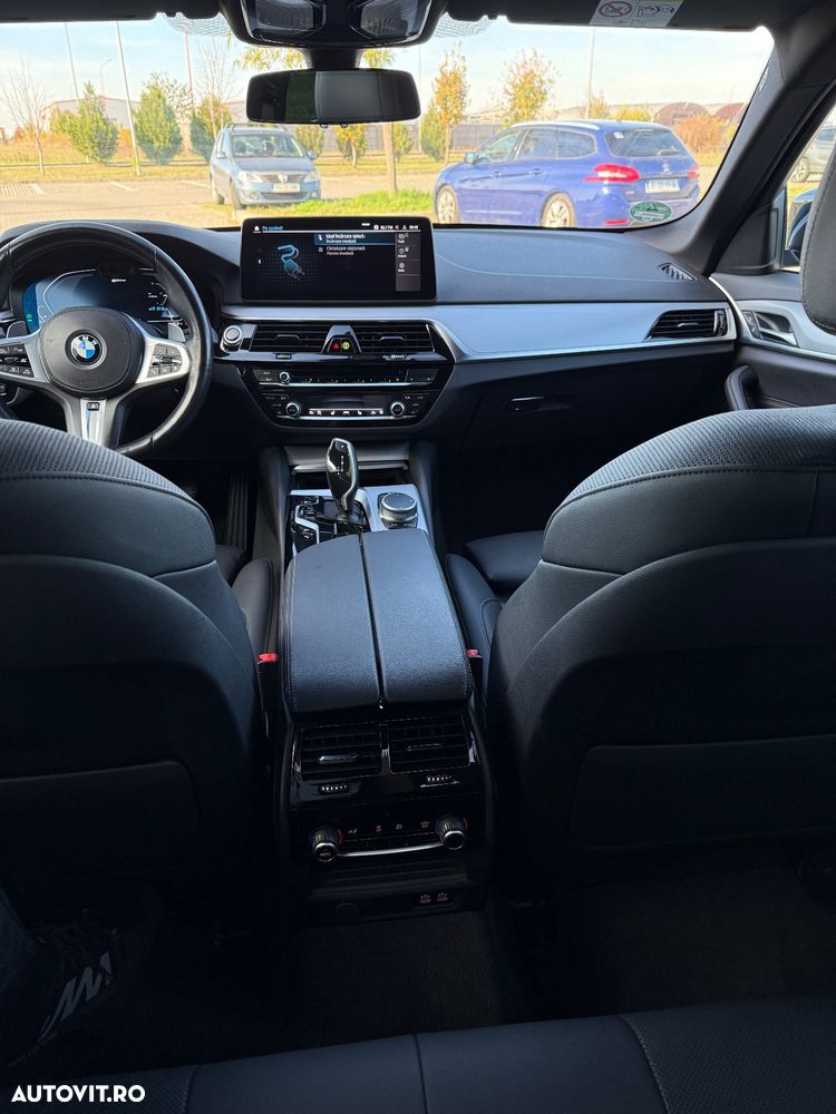 BMW Seria 5 520i AT MHEV - 9