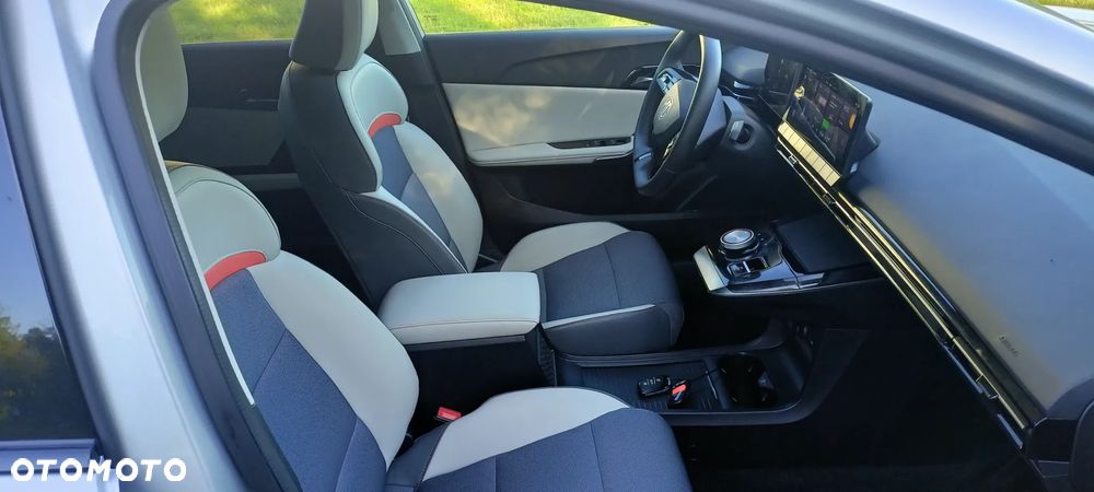 MG 4 Luxury 64 kWh - 13
