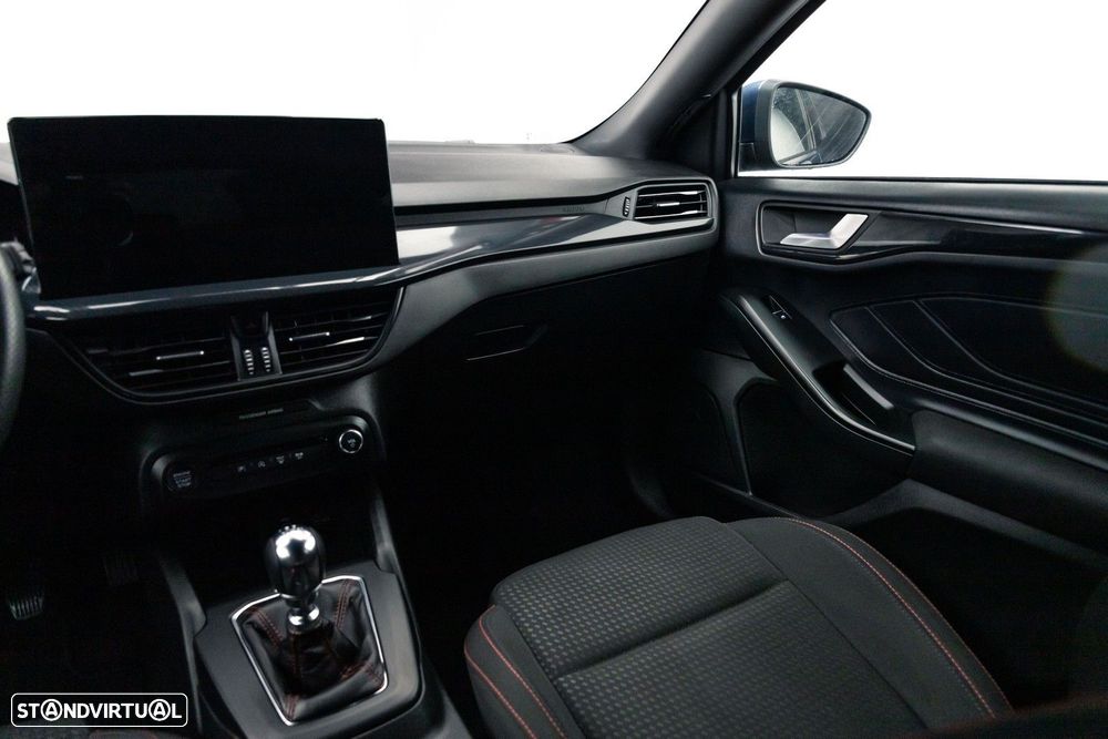 Ford Focus 1.0 EcoBoost MHEV ST-Line - 18