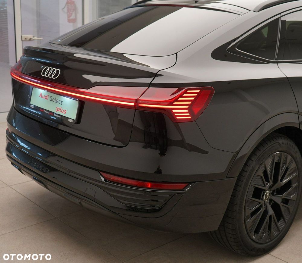 Audi Q8 Sportback e-tron - 9
