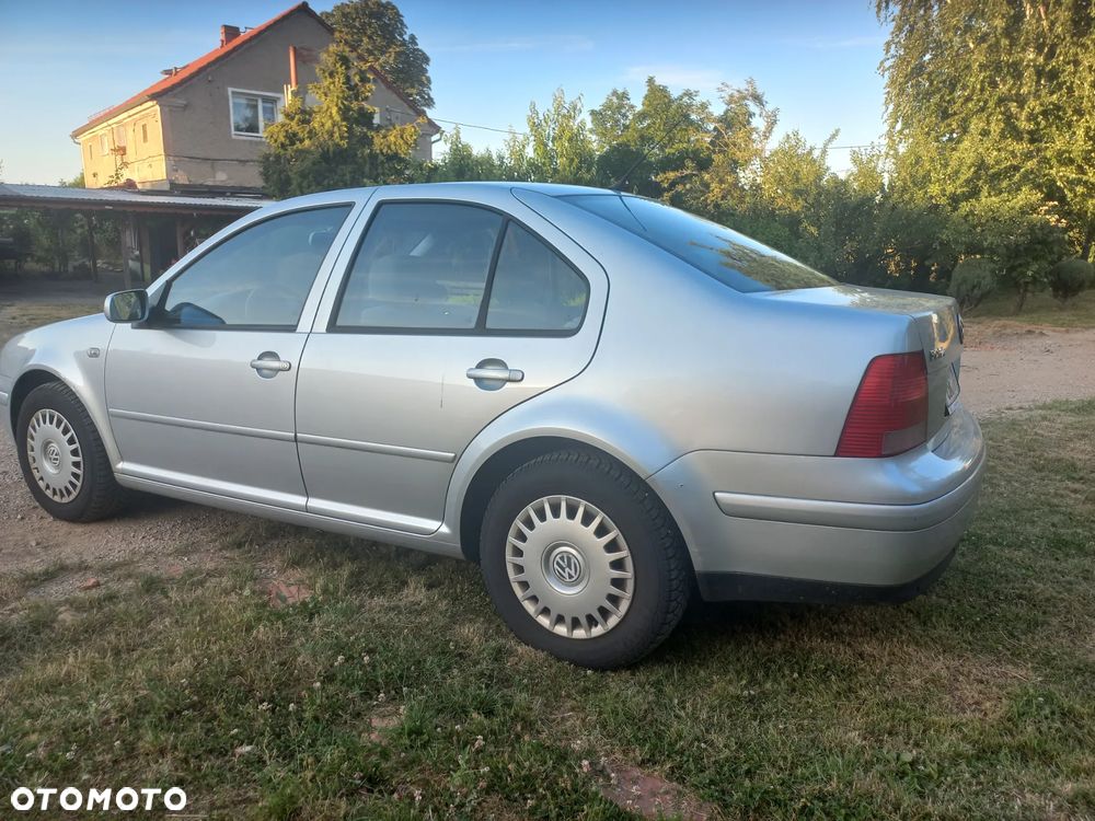 Volkswagen Bora 1.6 FSI - 4