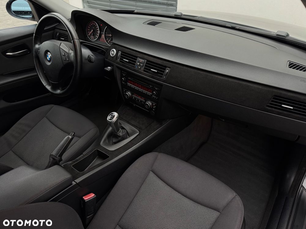 BMW Seria 3 325d DPF - 25