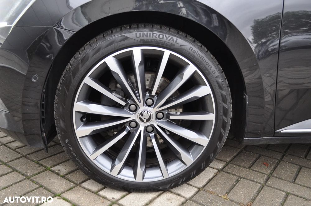 Skoda Superb 2.0 TDI DSG Laurin & Klement - 18