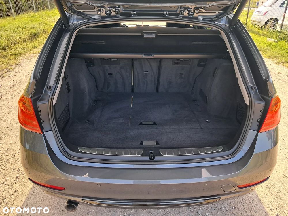 BMW Seria 3 320d Sport Line - 23