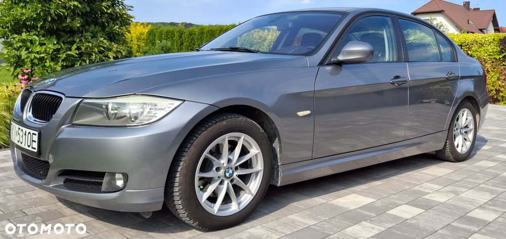 BMW Seria 3 318i - 1