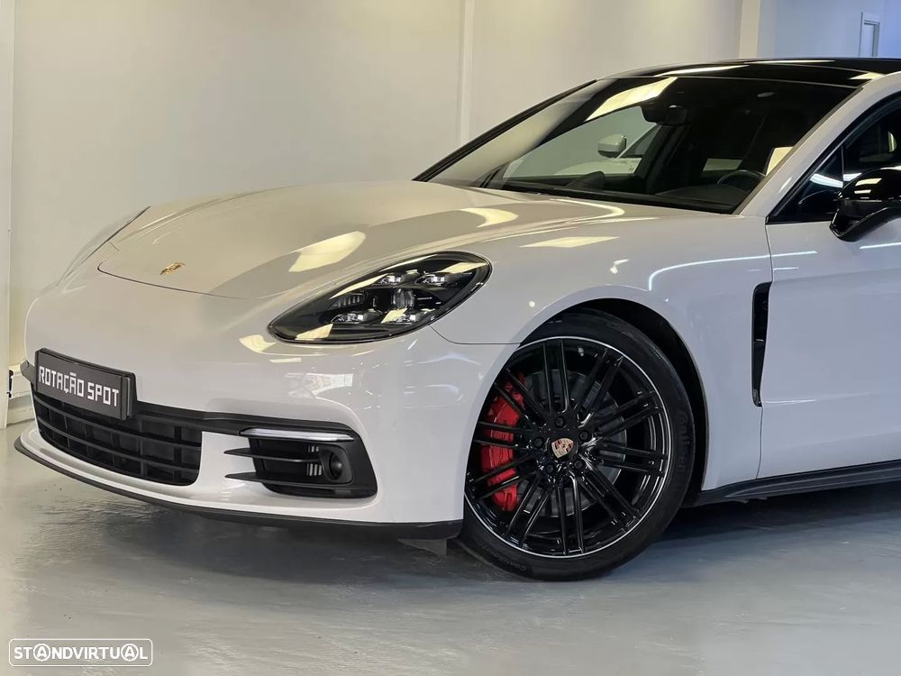 Porsche Panamera Sport Turismo 4 E-Hybrid - 32