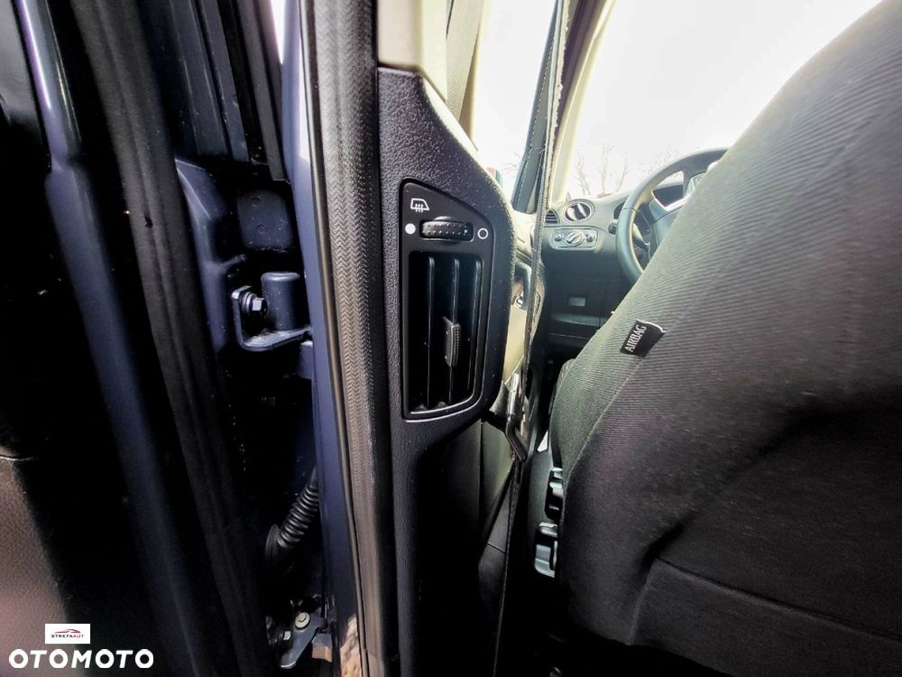 Ford S-Max - 11