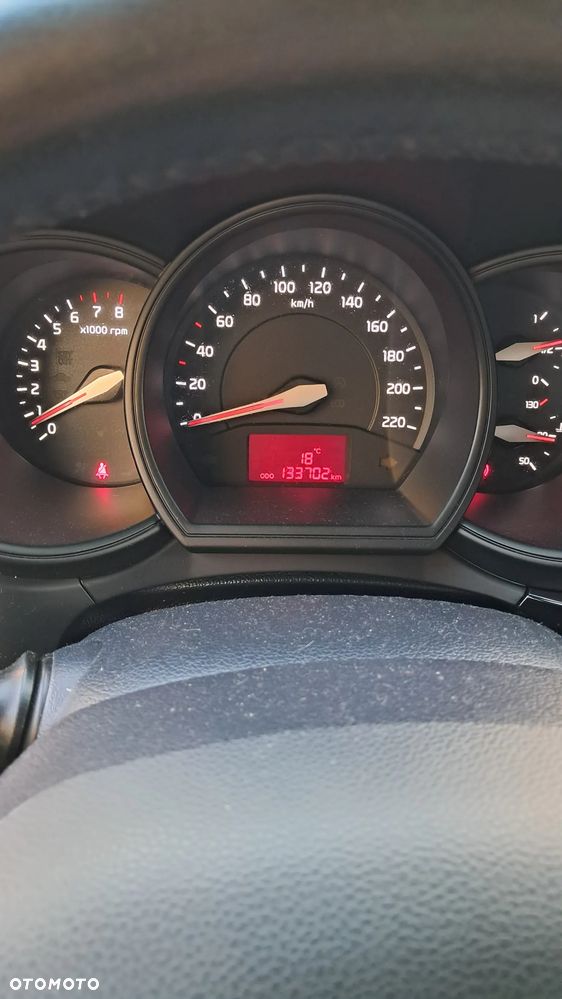 Kia Rio 1.4 L - 9